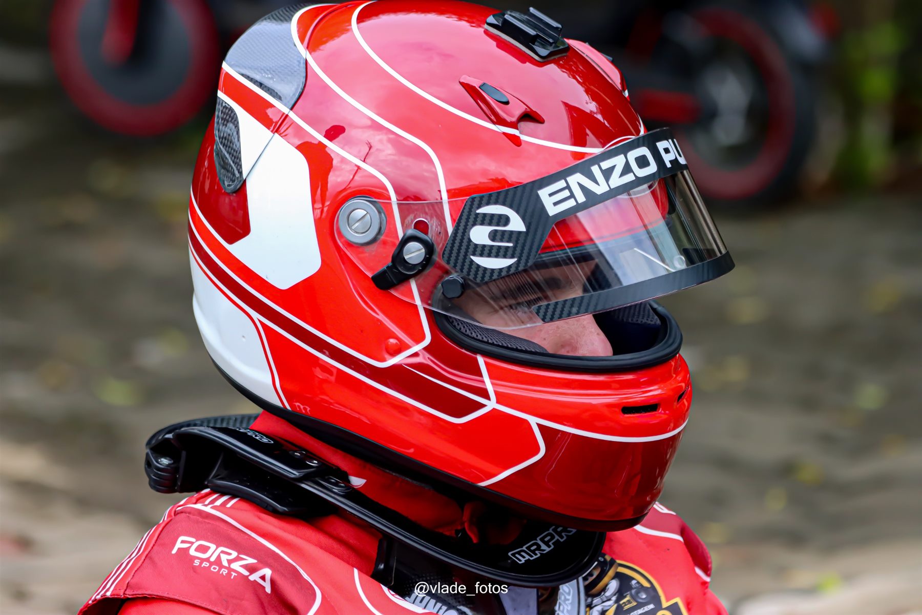 Enzo Pupo preparado para a pista