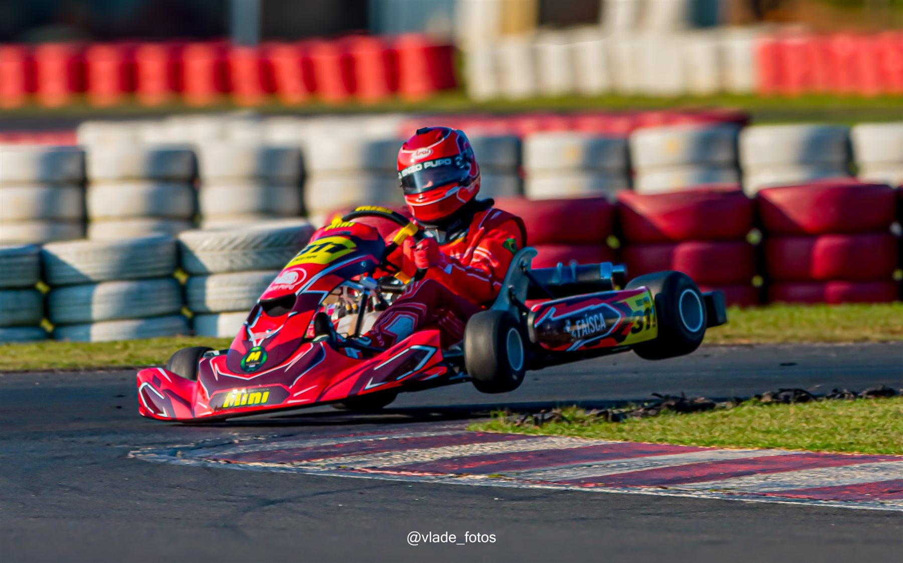 Kart de Enzo Pupo em ação