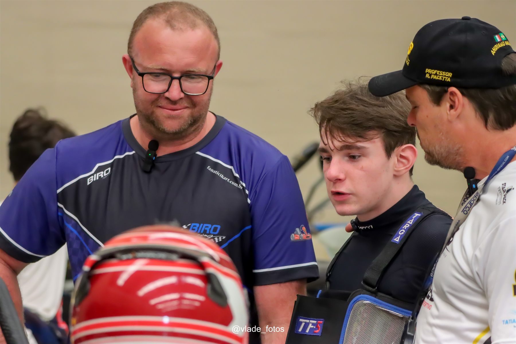 Enzo Pupo com sua equipe